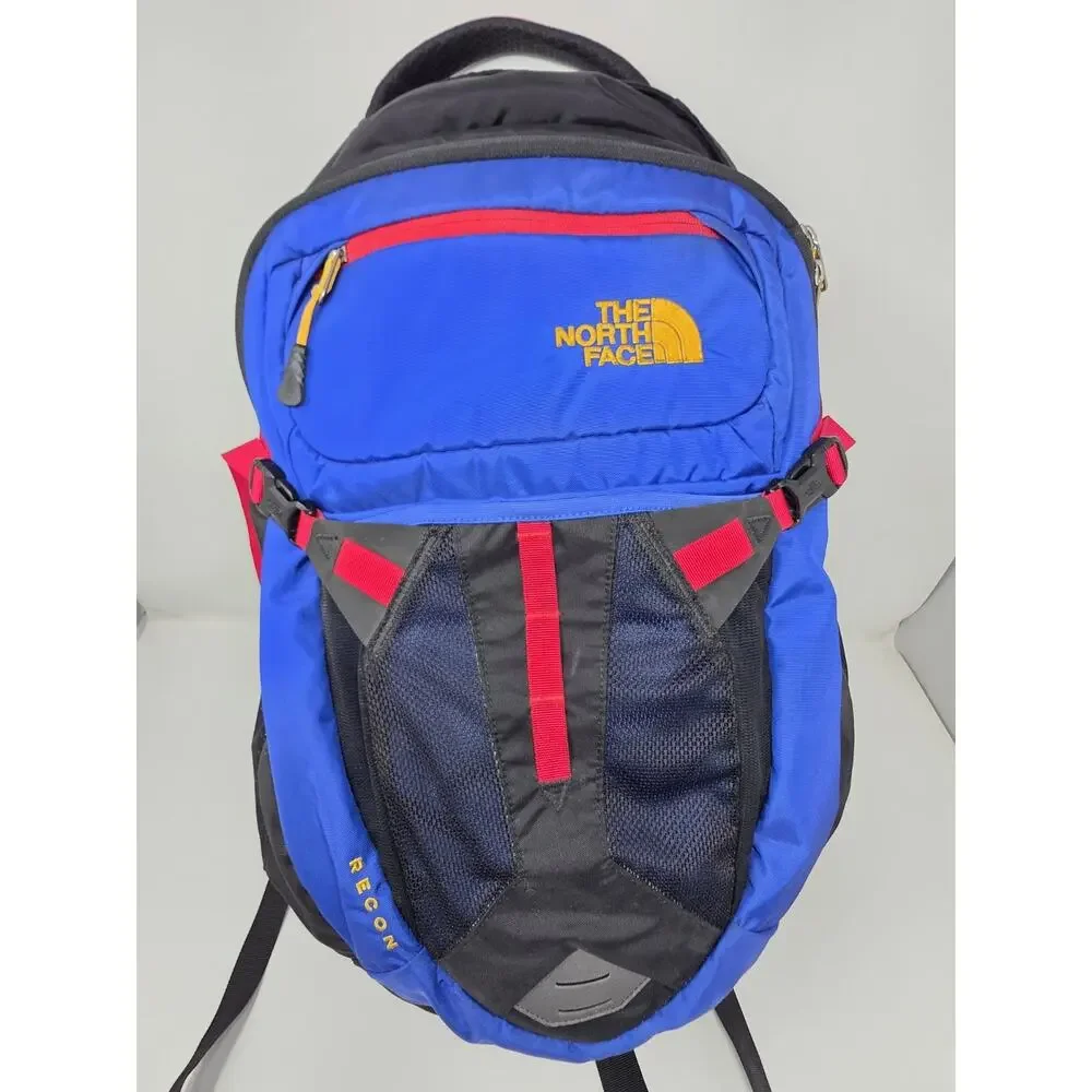 North Face Recon Backpack Blue/Red. Great bag for hiking, travel and school bag